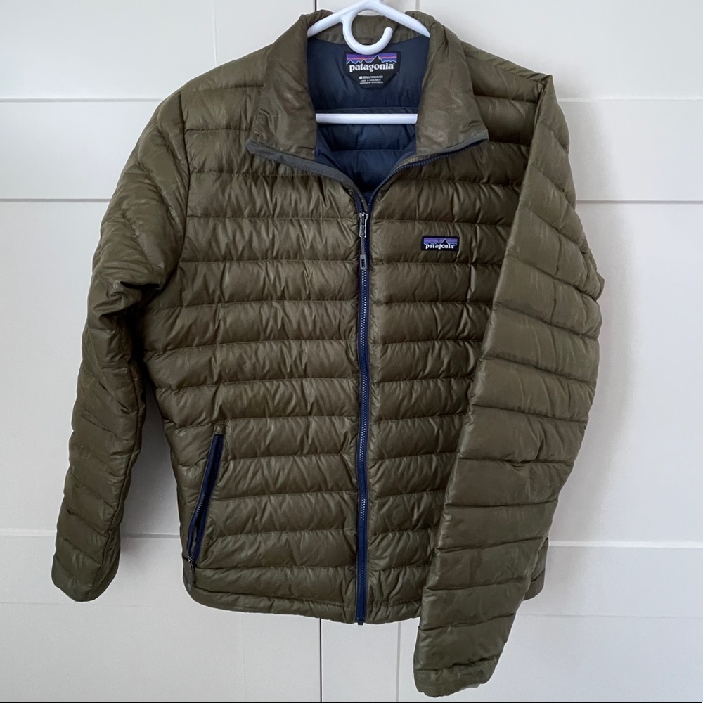 Men’s Patagonia Nano Puff jacket in army green